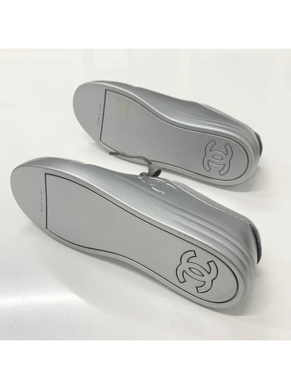 Chanel CC Logo Suede Leather Sneakers Gray Silver - Picture 6 of 10